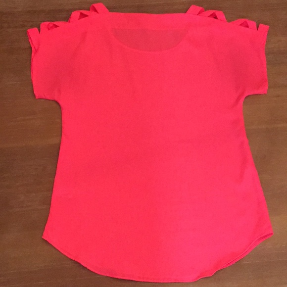 Top - Express - Picture 3 of 3